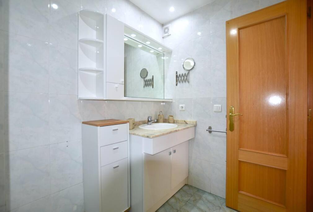 Apartamento En Playa De Samil Apartamento *